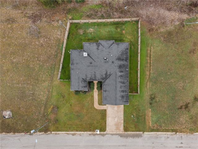 1001 Meadow Wood, Caldwell, TX 77836