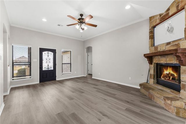 1001 Meadow Wood, Caldwell, TX 77836