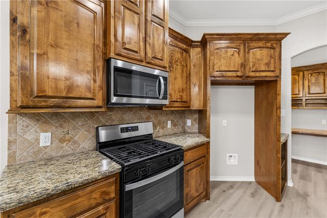 1001 Meadow Wood, Caldwell, TX 77836