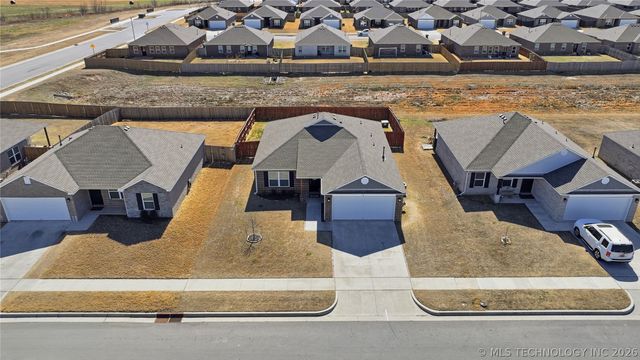 7540 E 158th Street S, Bixby, OK 74008