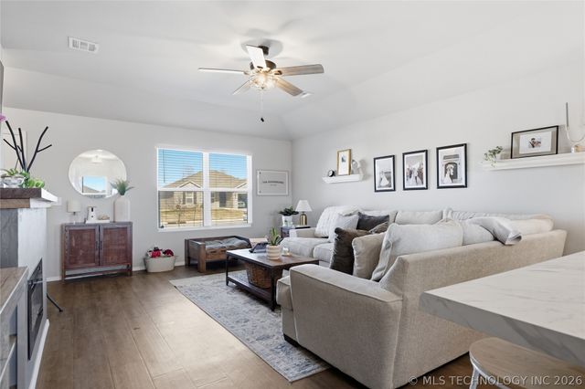 7540 E 158th Street S, Bixby, OK 74008