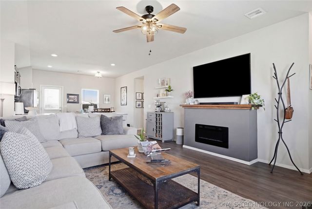 7540 E 158th Street S, Bixby, OK 74008