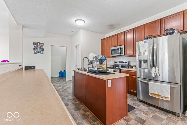 5924 Wintersweet Lane, Whitestown, IN 46075