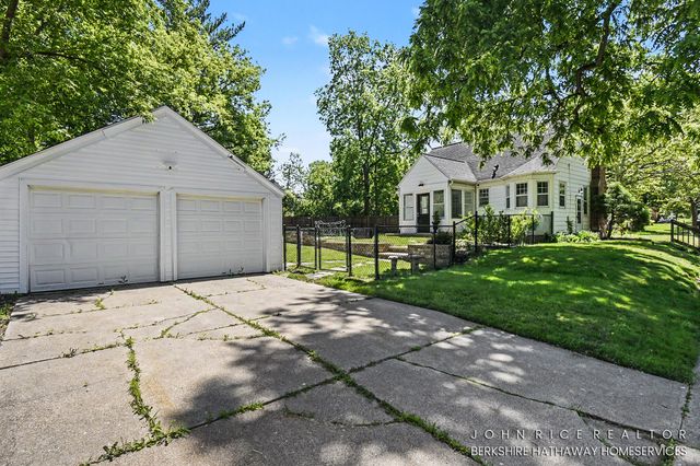 2101 Boston Street SE, Grand Rapids, MI 49506