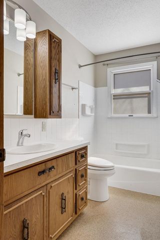 2631 Lakeshore DRIVE, La Crosse, WI 54603