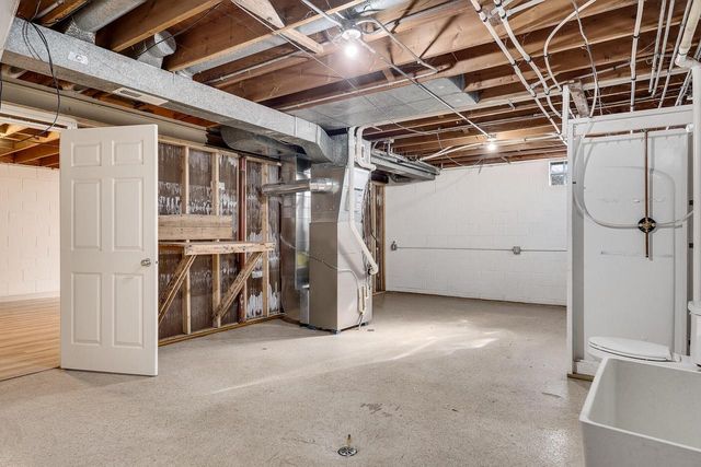 2631 Lakeshore DRIVE, La Crosse, WI 54603