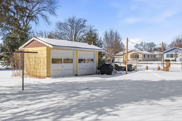2631 Lakeshore DRIVE, La Crosse, WI 54603