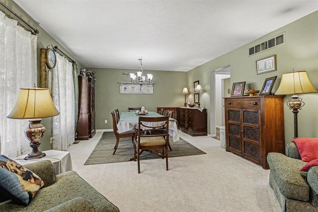 22680 Davis Lake Street, Edwardsburg, MI 49112