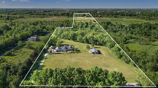 22680 Davis Lake Street, Edwardsburg, MI 49112