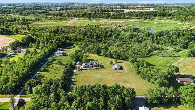 22680 Davis Lake Street, Edwardsburg, MI 49112