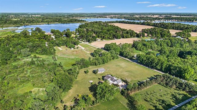 22680 Davis Lake Street, Edwardsburg, MI 49112