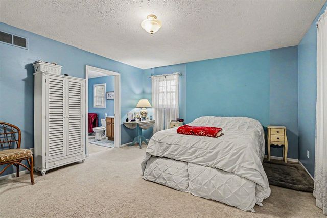 22680 Davis Lake Street, Edwardsburg, MI 49112