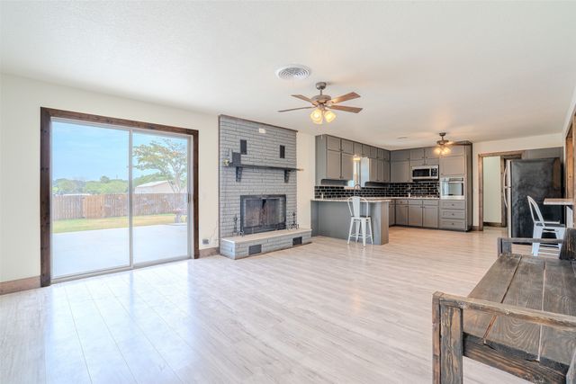 2212 Acton Highway, Granbury, TX 76049