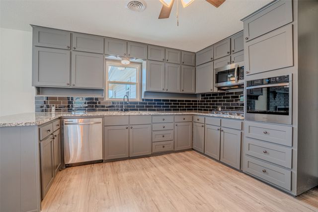 2212 Acton Highway, Granbury, TX 76049