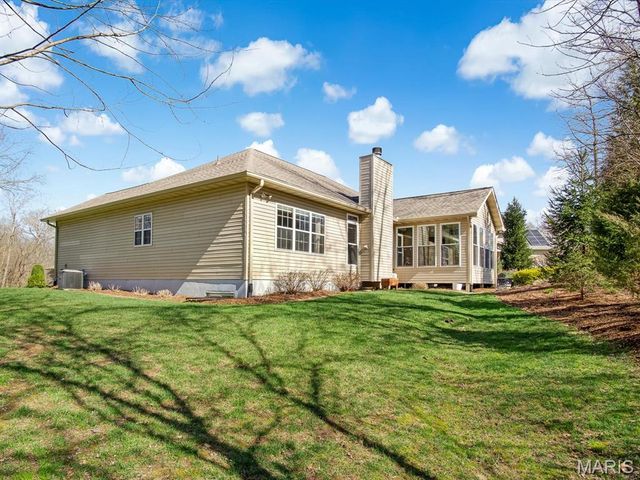 405 Wolfpass Drive, O'fallon, IL 62269