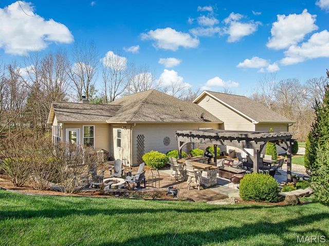 405 Wolfpass Drive, O'fallon, IL 62269