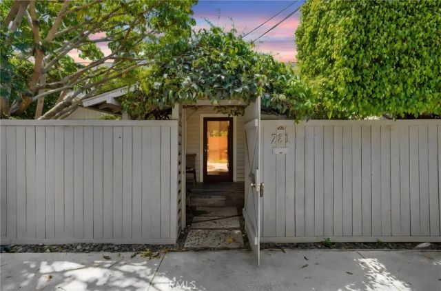 281 N Colorado, Long Beach, CA 90803