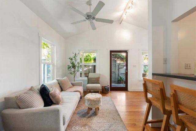 281 N Colorado, Long Beach, CA 90803
