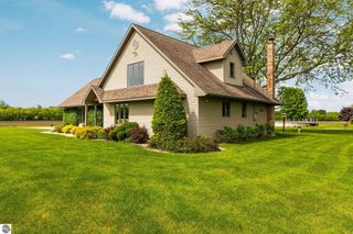 5030 S Isabella Road, Mt Pleasant, MI 48858