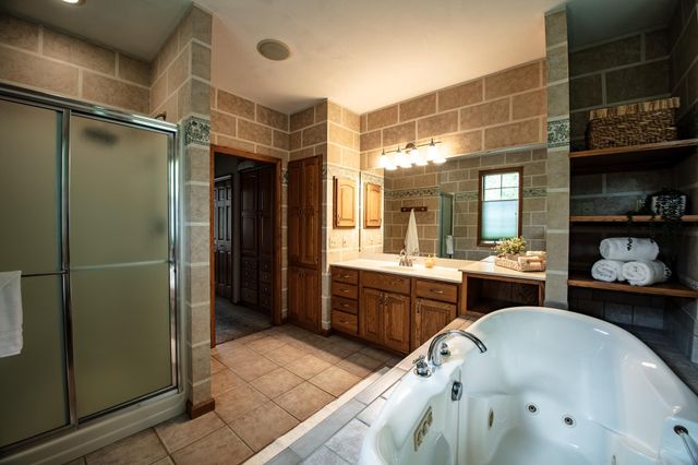 715 Crosby Drive, Hudson, WI 54016