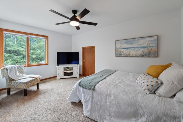 715 Crosby Drive, Hudson, WI 54016