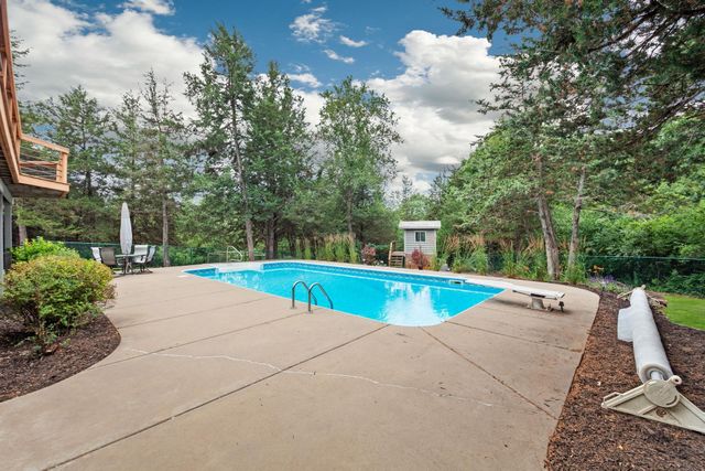 715 Crosby Drive, Hudson, WI 54016