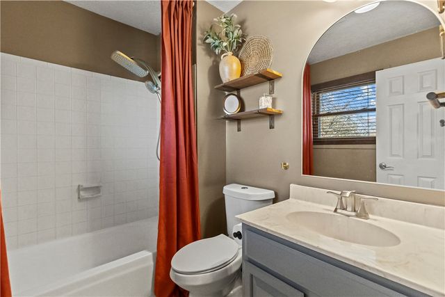 202 Pebble Beach Drive, Harrison, AR 72601