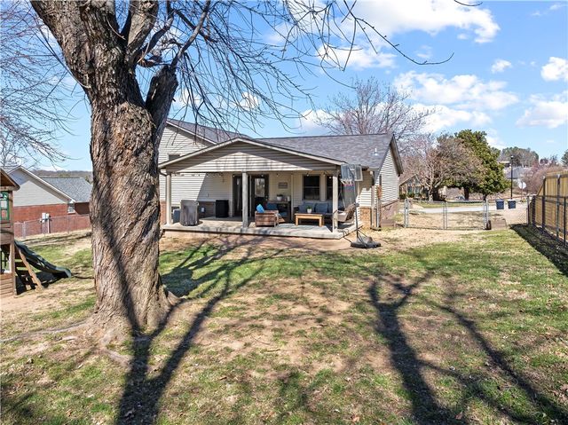 202 Pebble Beach Drive, Harrison, AR 72601