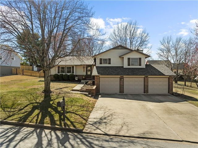202 Pebble Beach Drive, Harrison, AR 72601
