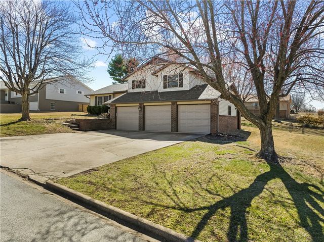 202 Pebble Beach Drive, Harrison, AR 72601