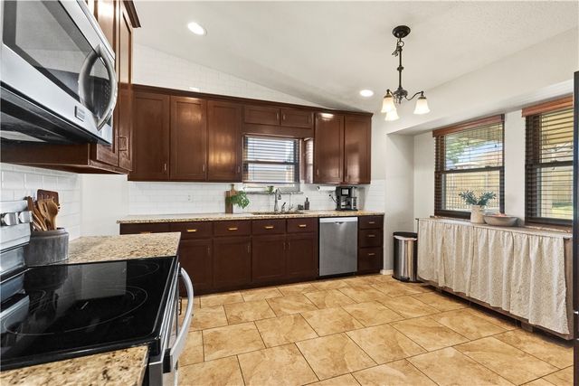 202 Pebble Beach Drive, Harrison, AR 72601