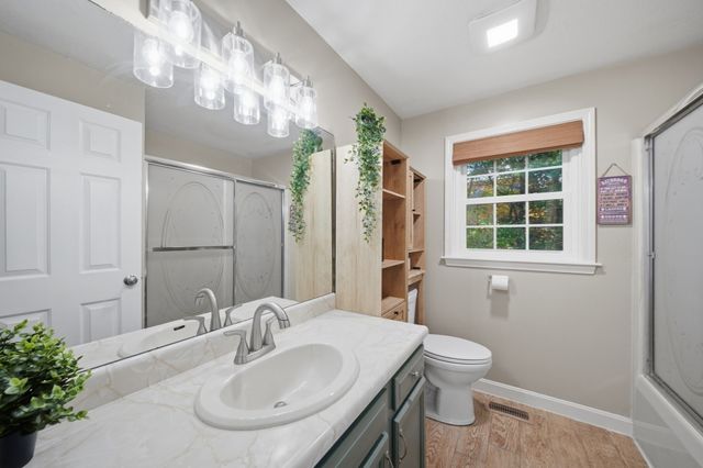 88 Stonegate Rd 88, Chelmsford, MA 01824