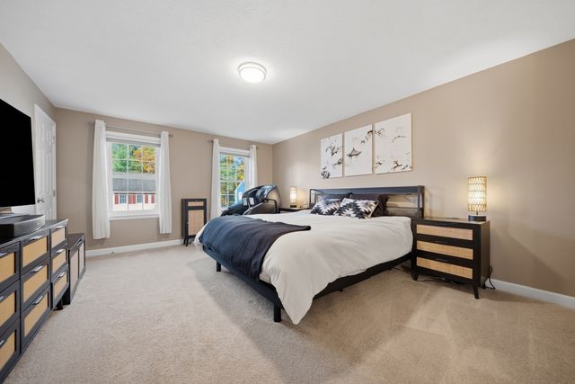 88 Stonegate Rd 88, Chelmsford, MA 01824