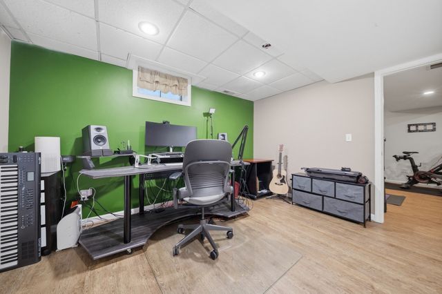 88 Stonegate Rd 88, Chelmsford, MA 01824