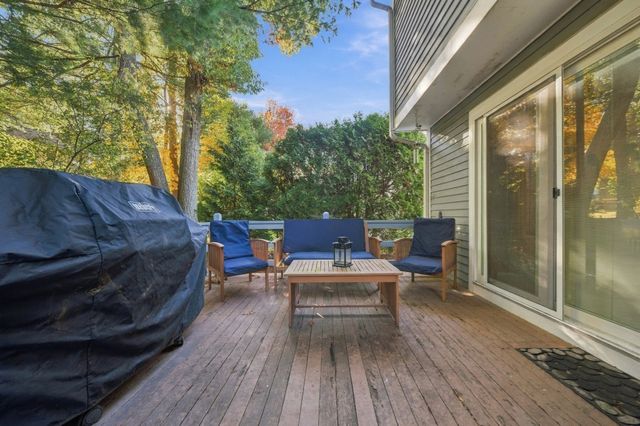 88 Stonegate Rd 88, Chelmsford, MA 01824