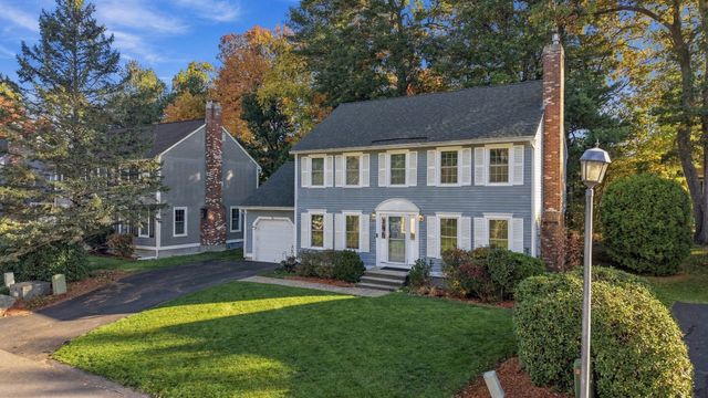88 Stonegate Rd 88, Chelmsford, MA 01824
