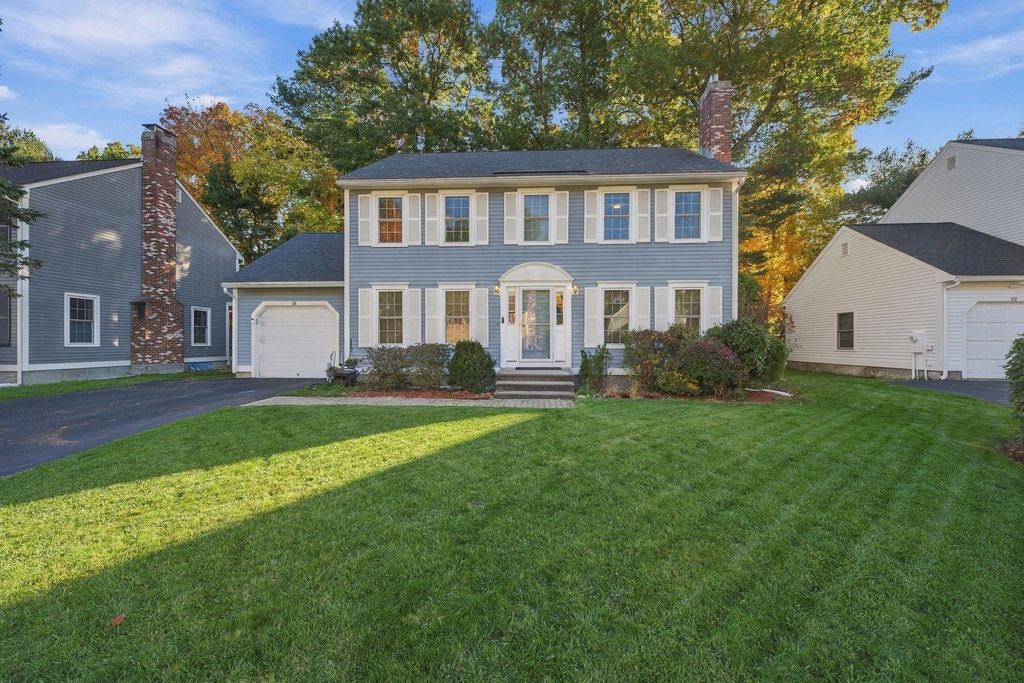 88 Stonegate Rd 88, Chelmsford, MA 01824
