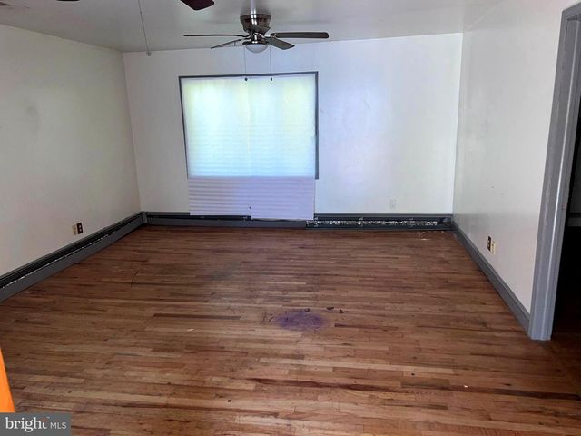 323 WILFRED AVE, Hamilton, NJ 08610