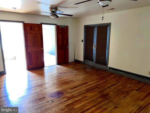 323 WILFRED AVE, Hamilton, NJ 08610