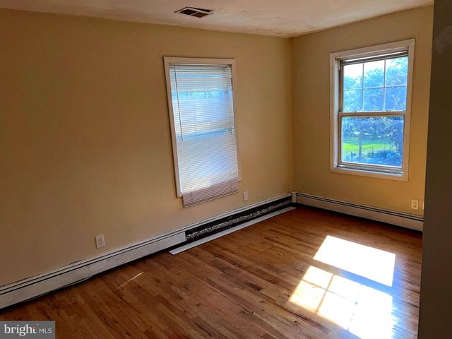 323 WILFRED AVE, Hamilton, NJ 08610