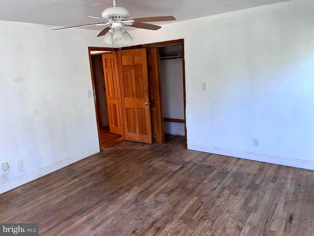 323 WILFRED AVE, Hamilton, NJ 08610