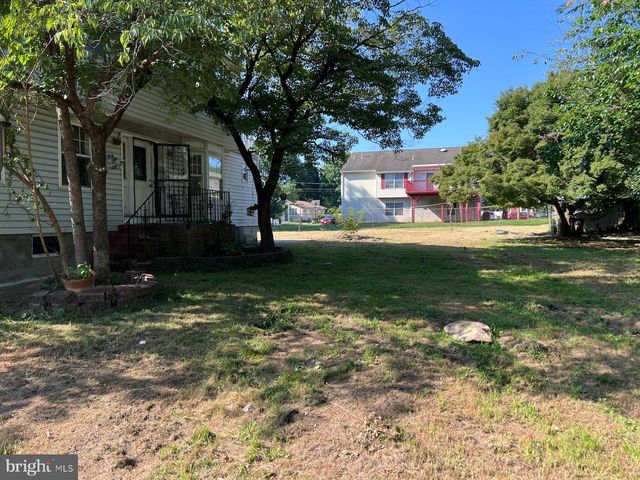 323 WILFRED AVE, Hamilton, NJ 08610