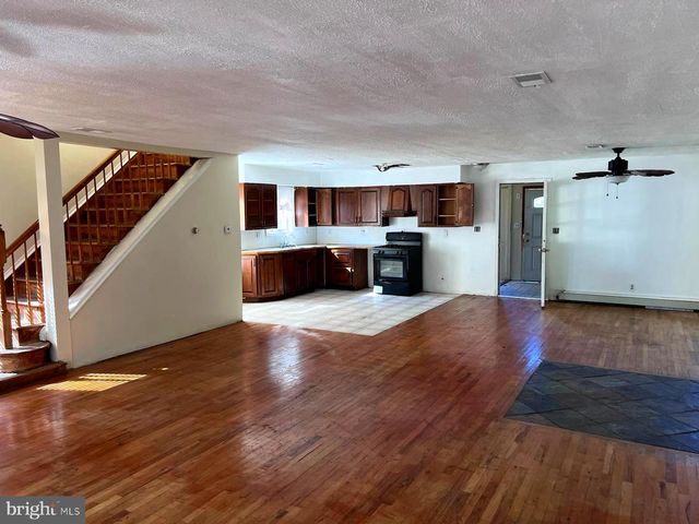 323 WILFRED AVE, Hamilton, NJ 08610