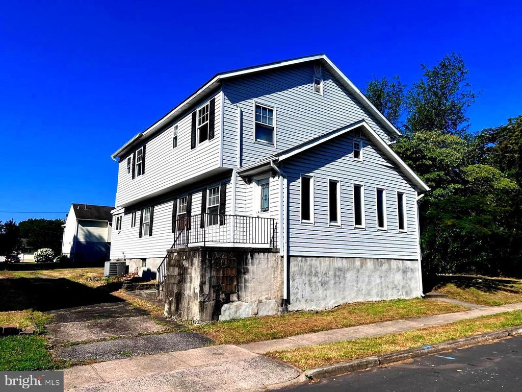 323 WILFRED AVE, Hamilton, NJ 08610