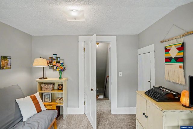 307 Adams Av, Silverton, OR 97381