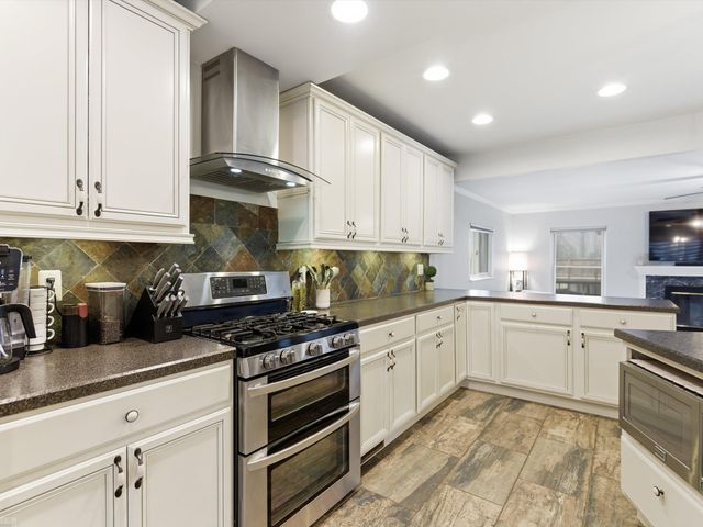 2923 Ravenglass Road, Waterford Twp, MI 48329