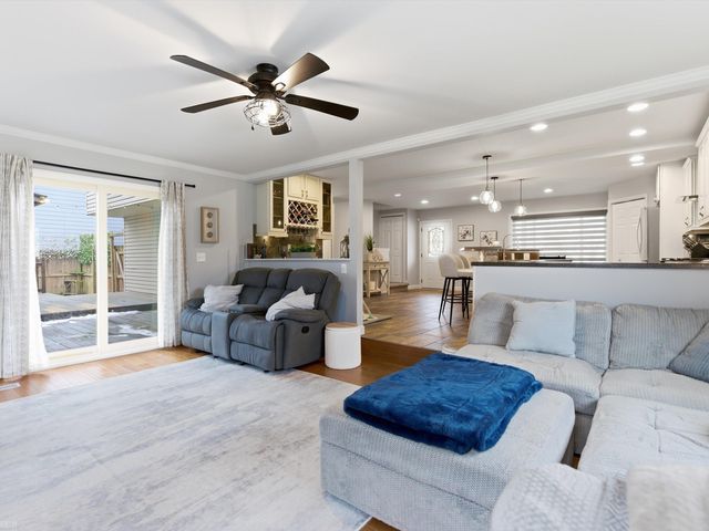 2923 Ravenglass Road, Waterford Twp, MI 48329