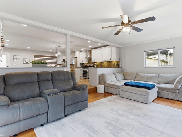 2923 Ravenglass Road, Waterford Twp, MI 48329