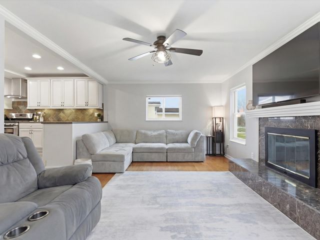 2923 Ravenglass Road, Waterford Twp, MI 48329