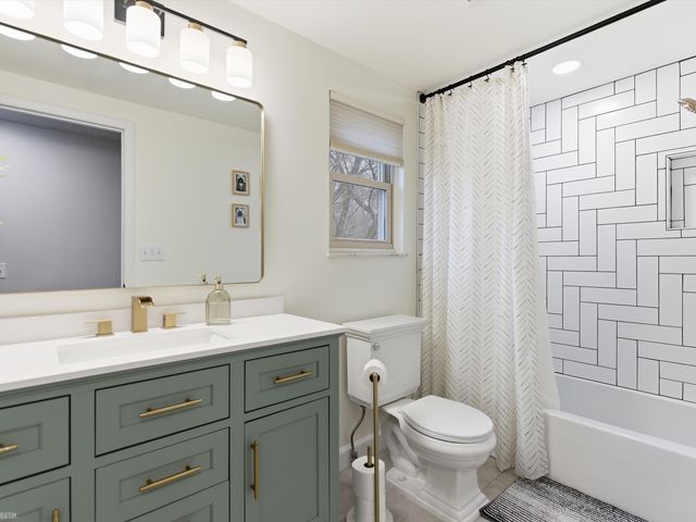 2923 Ravenglass Road, Waterford Twp, MI 48329